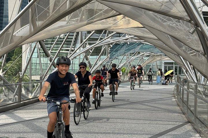 シンガポール川とマリーナベイを巡る2時間のサイクリングアドベンチャー