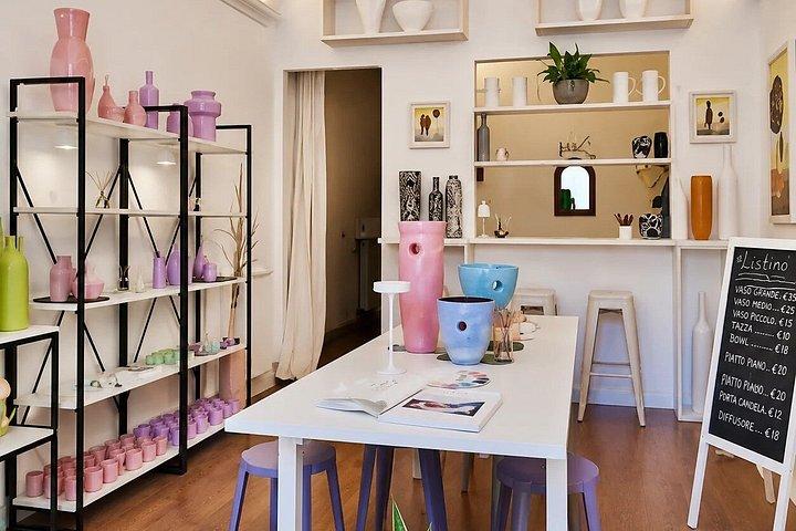 フィレンツェのアートアトリエで陶芸とワイン体験