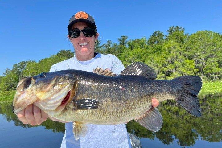 Private St. Johns River Bass Charter perto de Daytona Beach
