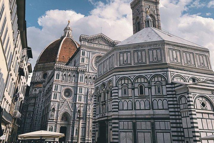 Siena Scavenger Hunt & Highlights Self-Guided Walking Tour