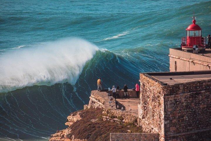 Från Lissabon: Privat dagstur till Fátima, Nazaré och Óbidos