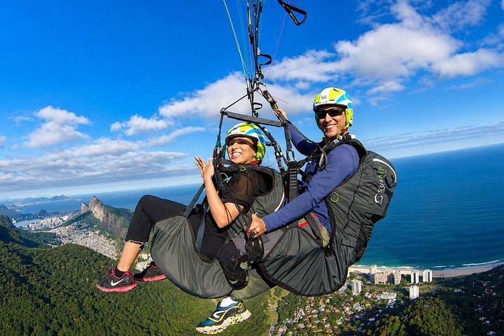 Rio De Janeiro Panoramic Parapente Flight with BOMVOO.rio