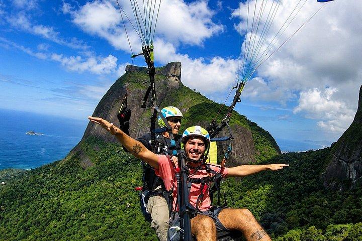 Rio De Janeiro Panoramic Parapente Flight with BOMVOO.rio