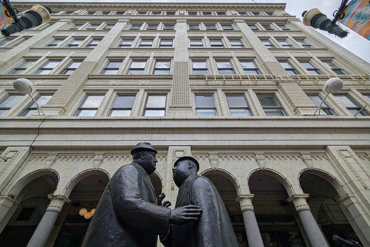 Calgary Landmarks and History Private Walking Tour