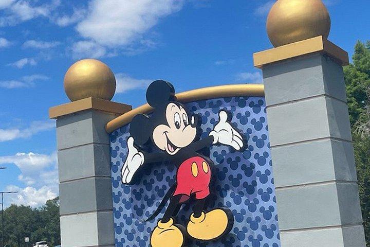 MCOからオーランドのテーマパークへのプライベートSUV送迎