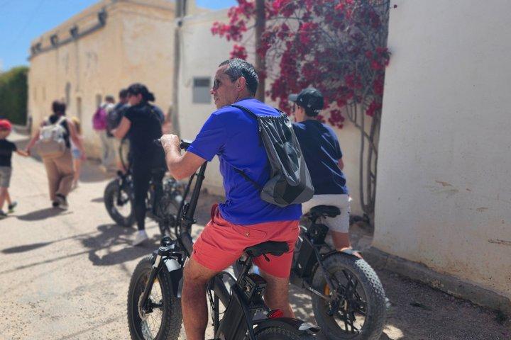 Djerbahood: Elektrische fietstocht naar het straatkunstenaarsdorp