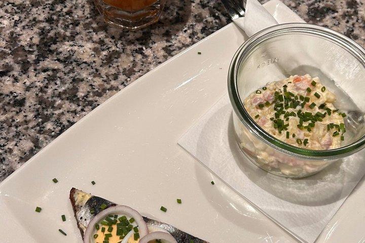 タリンのエストニア食と歴史ウォーキングツアー