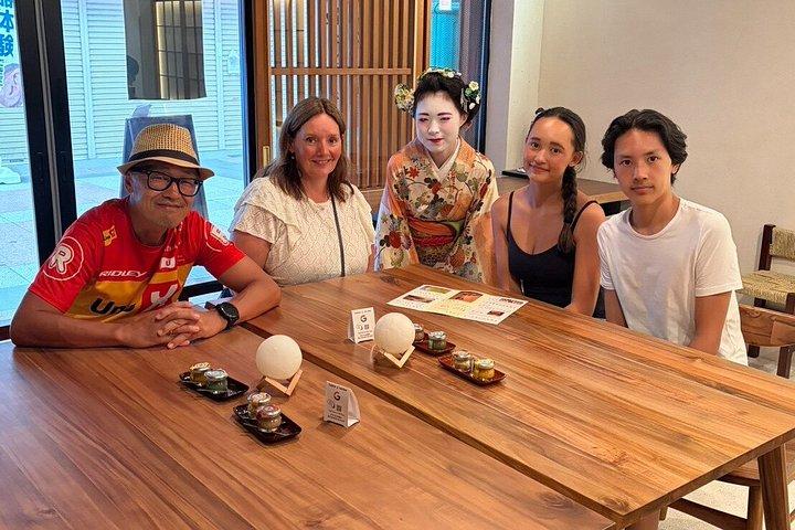 舞妓さんと福岡特別日本語茶道