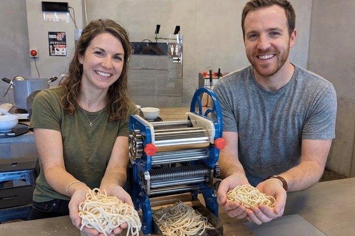 大阪：道頓堀ラーメン料理教室 - 豚骨、醤油、味噌を作ろう