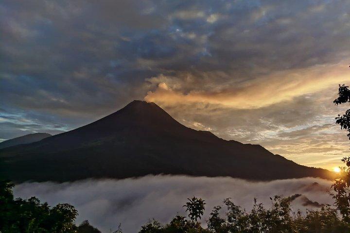 Merapi Sunrise Jomblang and Pindul Cave Tour em Yogyakarta