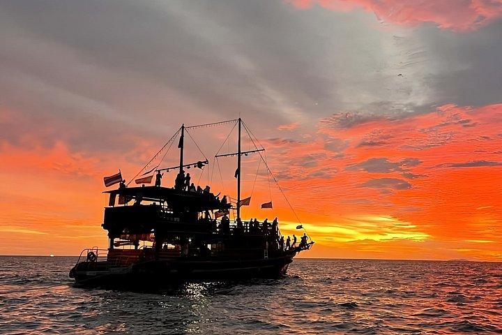 Phi Phi barco pirata com snorkeling, caiaque, Maya Sunset Party