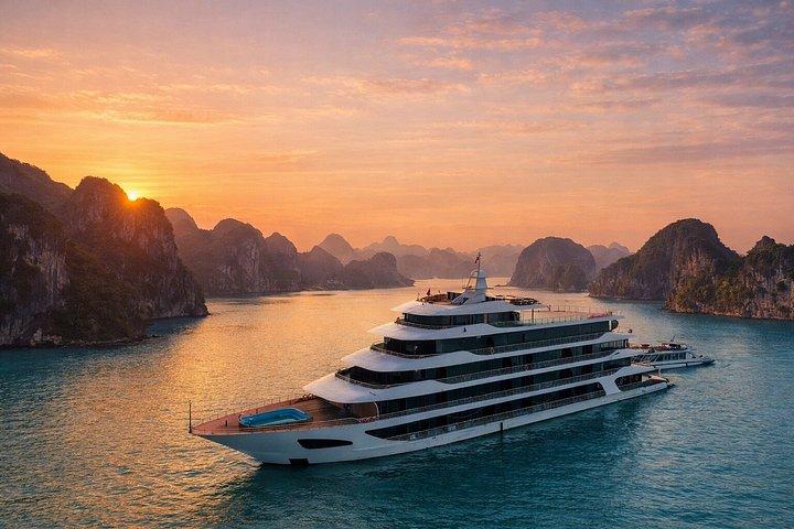 Halora Nova Cruise 5* Lux Lan Ha bay 3D2N（2ウェイ送迎付き）