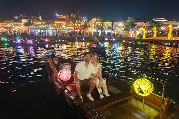 ホイアンボートライドとリリースランタン、ナイトマーケットプライベートツアー