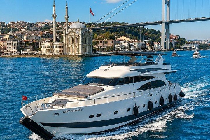 Istanbul Bosphorus Cruise, Topkapi Palace & Grand Bazaar Tour