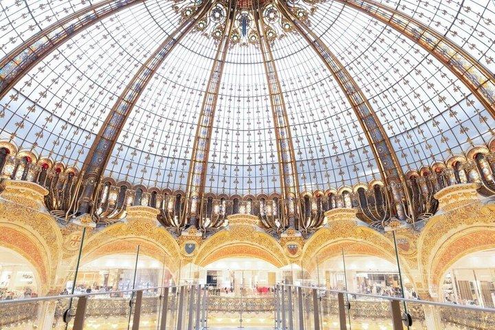 Paris Modevisning, Parfym, Macaroner & Franskt Vin