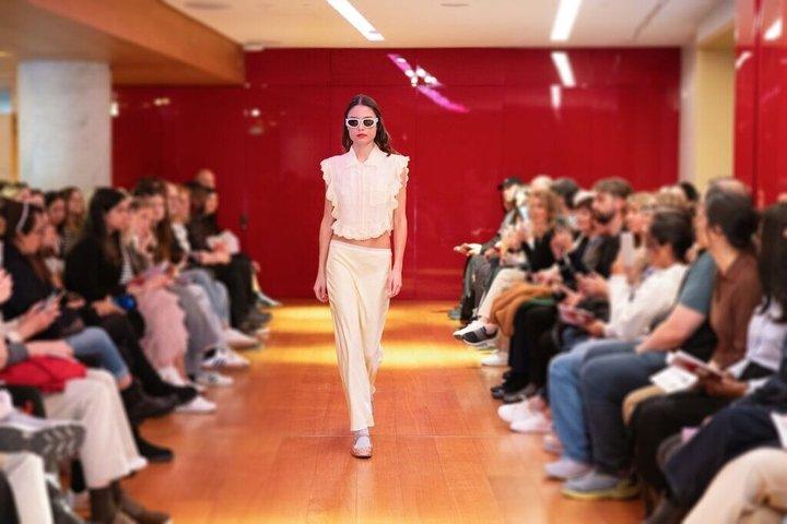 Paris Modevisning, Parfym, Macaroner & Franskt Vin