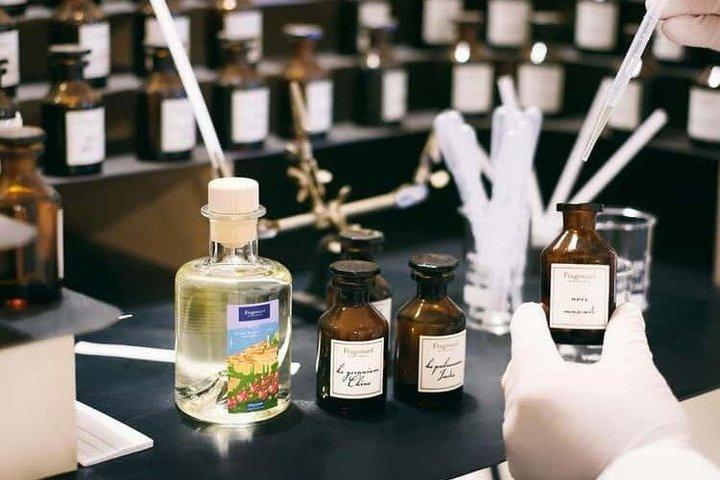 Paris Modevisning, Parfym, Macaroner & Franskt Vin