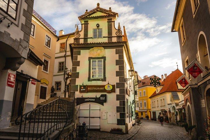 Visita autoguiada de Cesky Krumlov desde rosas a ríos y la realeza