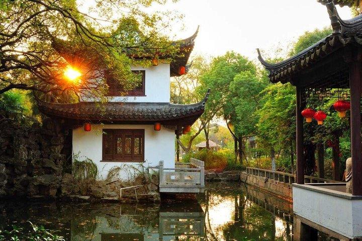 Shanghai Zhujiajiao Water Town Yu Garden and Lunch Tour
