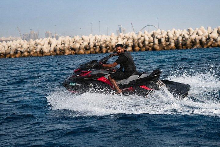 ドバイ島マリーナプライベートジェットボートアクティビティ