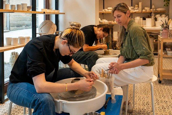 Töpferradwerkstatt in einem authentischen Venediger Handwerkerstudio