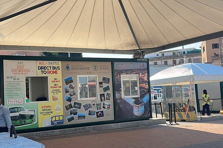 チヴィタヴェッキア港からフィウミチーノ空港へ、またはその逆のシャトル