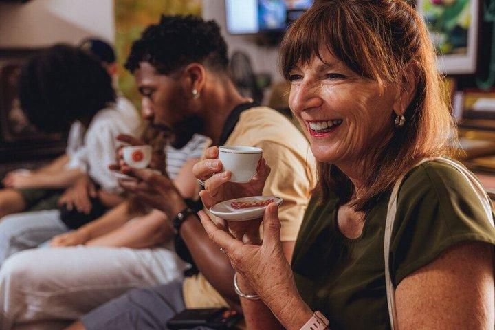 Saigon Night Bites zu Fuß : Lokale Verkäufer, Geschichten & süßer Abschluss