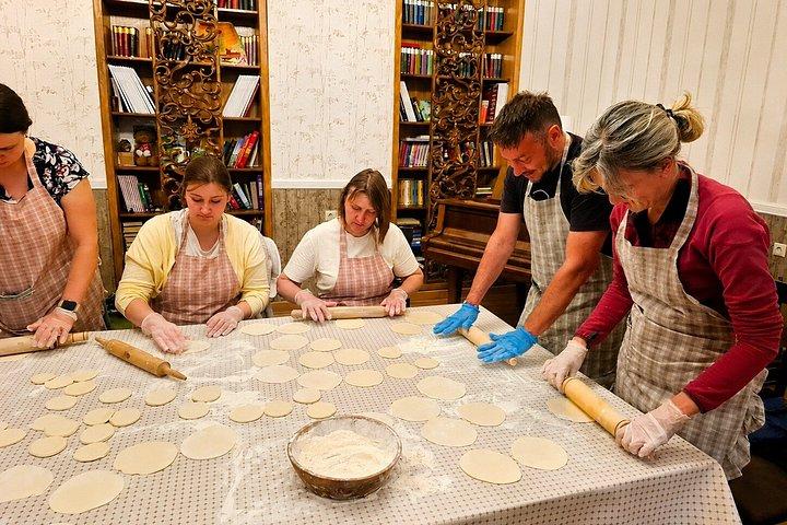 ヒンカリとハチャルーリ料理教室（ナチュラルワイン付き）