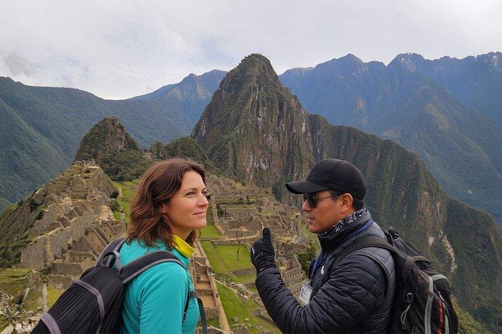 Machu Picchu Classic Guided Tour with Bus Tickets