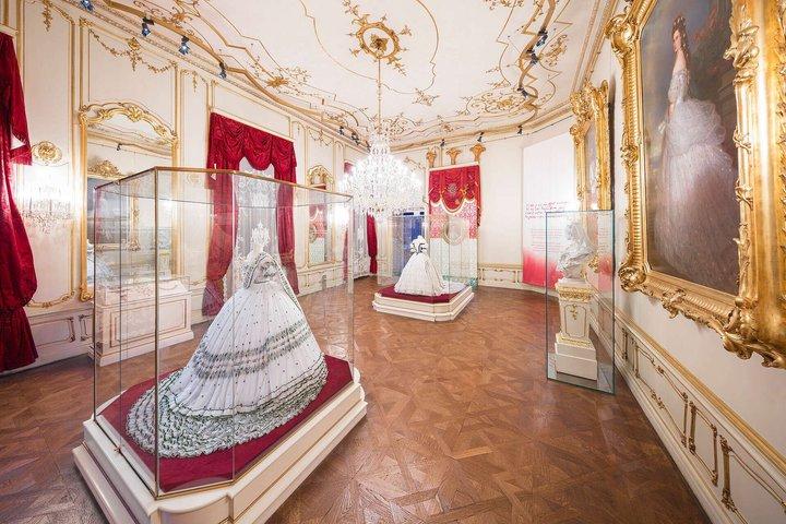 Col Sissi avec le château de Schönbrunn et le musée du mobilier Sissi