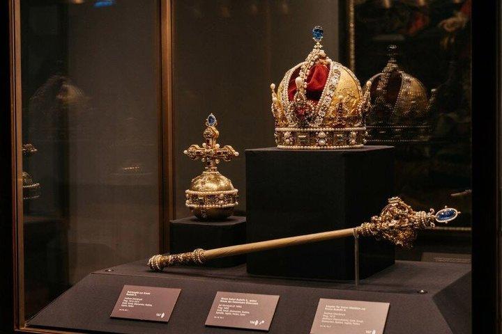 Col Sissi avec le château de Schönbrunn et le musée du mobilier Sissi