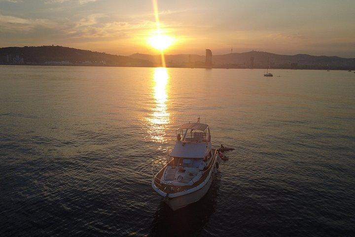 2H Barcelona Coastal Sailing (Open Bar, Snacks, Swim Stop)