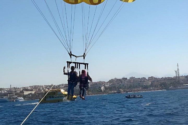 フルガダの紅海上空パラセーリングアドベンチャー