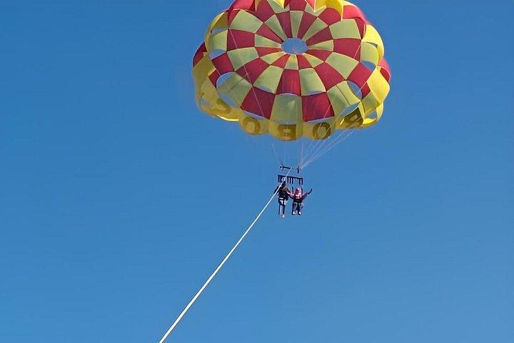 フルガダの紅海上空パラセーリングアドベンチャー