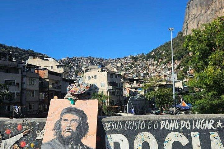 リオのロシーニャ・ファベーラのプライベート半日ウォーキングツアー