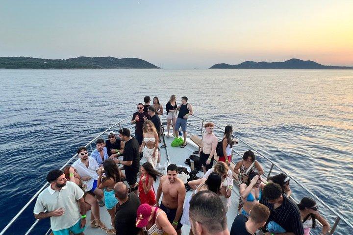 Dubrovnik Sunset Boat Party med grottbad och klubbinträde med DJ