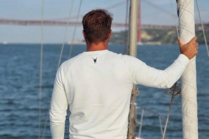 Lisboa Sunset Private Sailing com Open Bar & Pizza