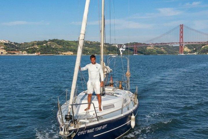 Lisbon Afternoon Private Sailing with Open Bar & Pizza