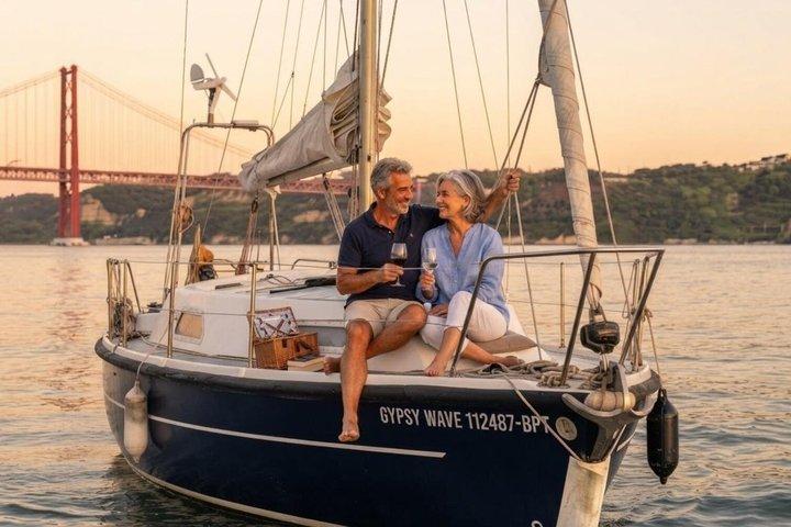 Lisbon Afternoon Private Sailing with Open Bar & Pizza