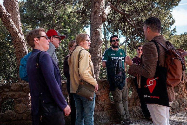 バルセロナ1日：サグラダ・ファミリア、グエル公園、ラ・ペドレラ、タパス