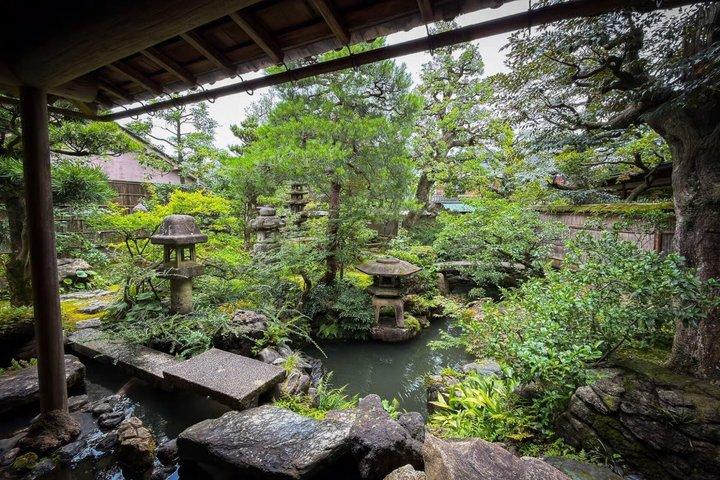 金沢：城と武家の歴史散策ツアー