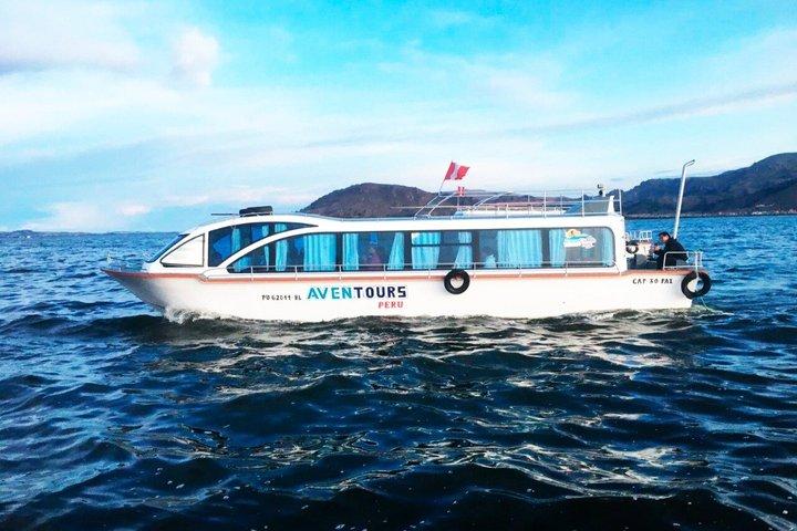 ウロス島の浮島を巡る3時間ツアー(少人数グループ)