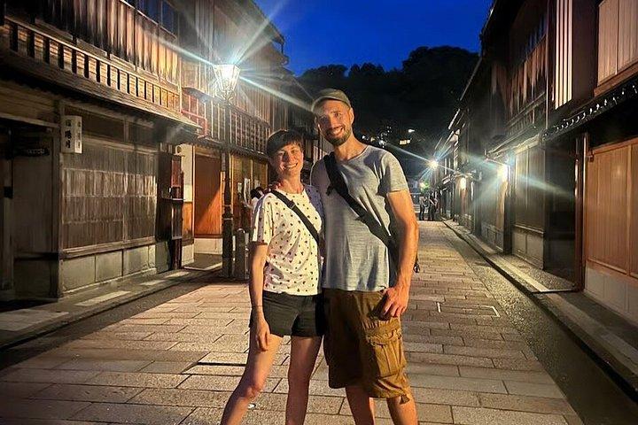 Kanazawa Night Walking Tour: Samurai & Geisha Districts