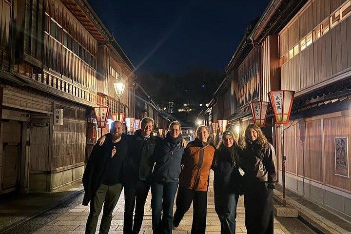 Kanazawa Night Walking Tour: Samurai & Geisha Districts