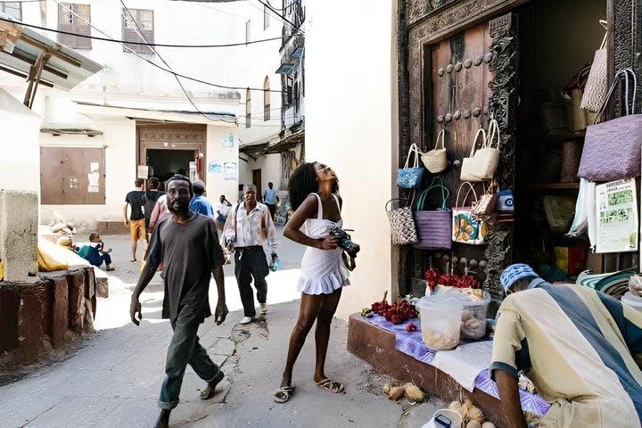 STONE TOWN WALKING TOUR ( Lunch Included )