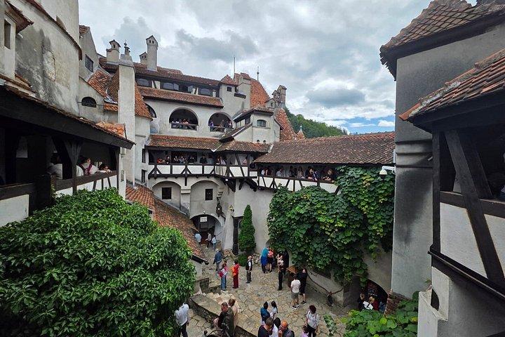 ブカレストからのプライベート日帰り旅行：ドラキュラ城、ペレス＆ブラソフ
