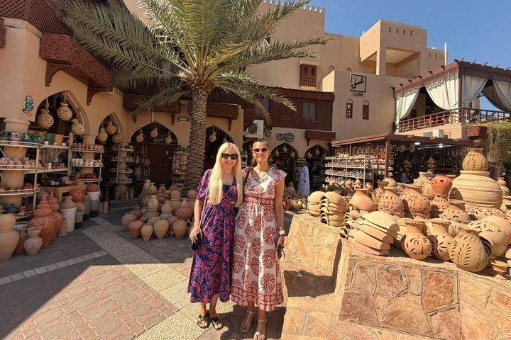 Tour di un'intera giornata di Nizwa e Jebel Akhdar da Mascate