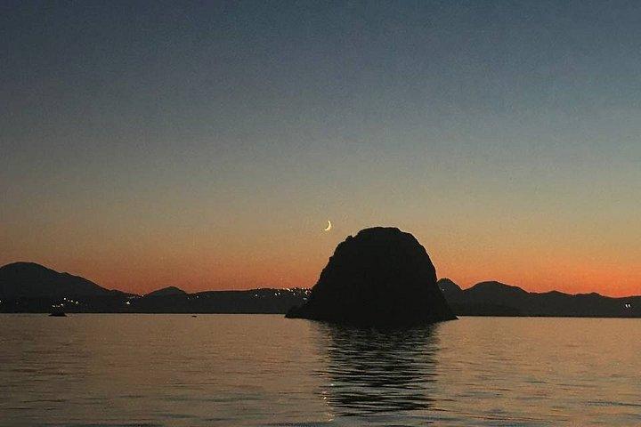 Milos : プライベートボートツアー—Kleftiko Sarakiniko Poliegos