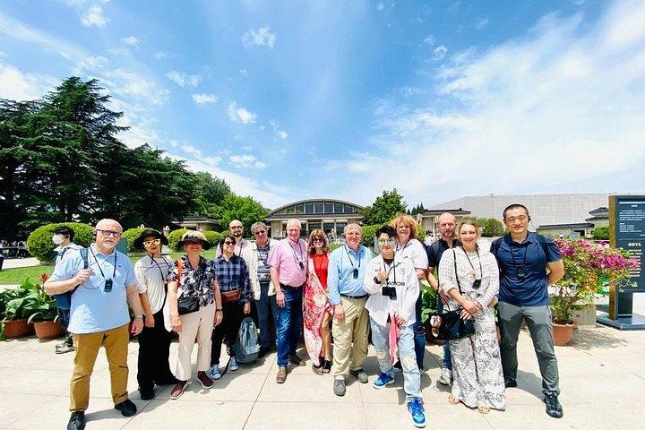 西安テラコッタ軍と華慶宮見学団子ランチ付き