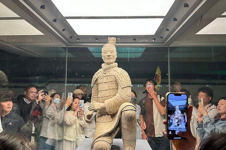 西安テラコッタ軍と華慶宮見学団子ランチ付き